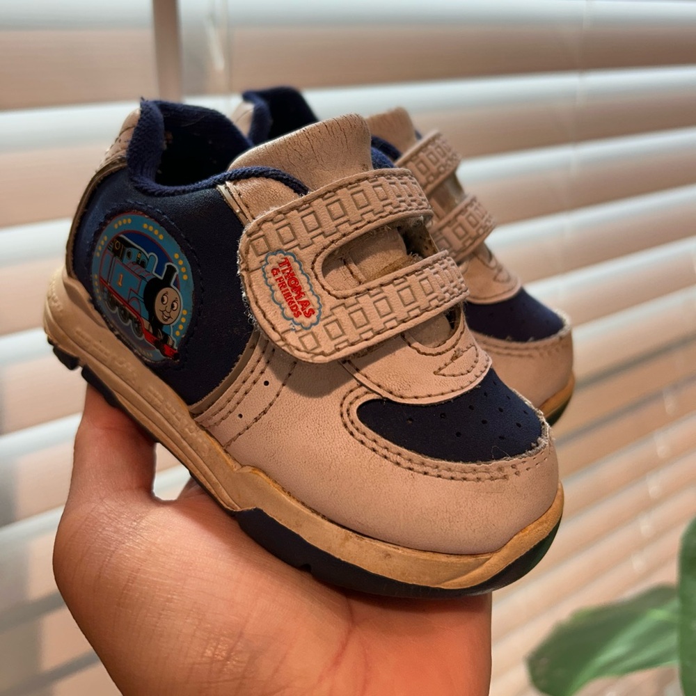 Vintage/Y2K Thomas & Friends Sneakers -  2005 size 5